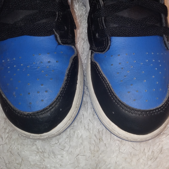 Jordan 1 Low - Picture 2 of 9